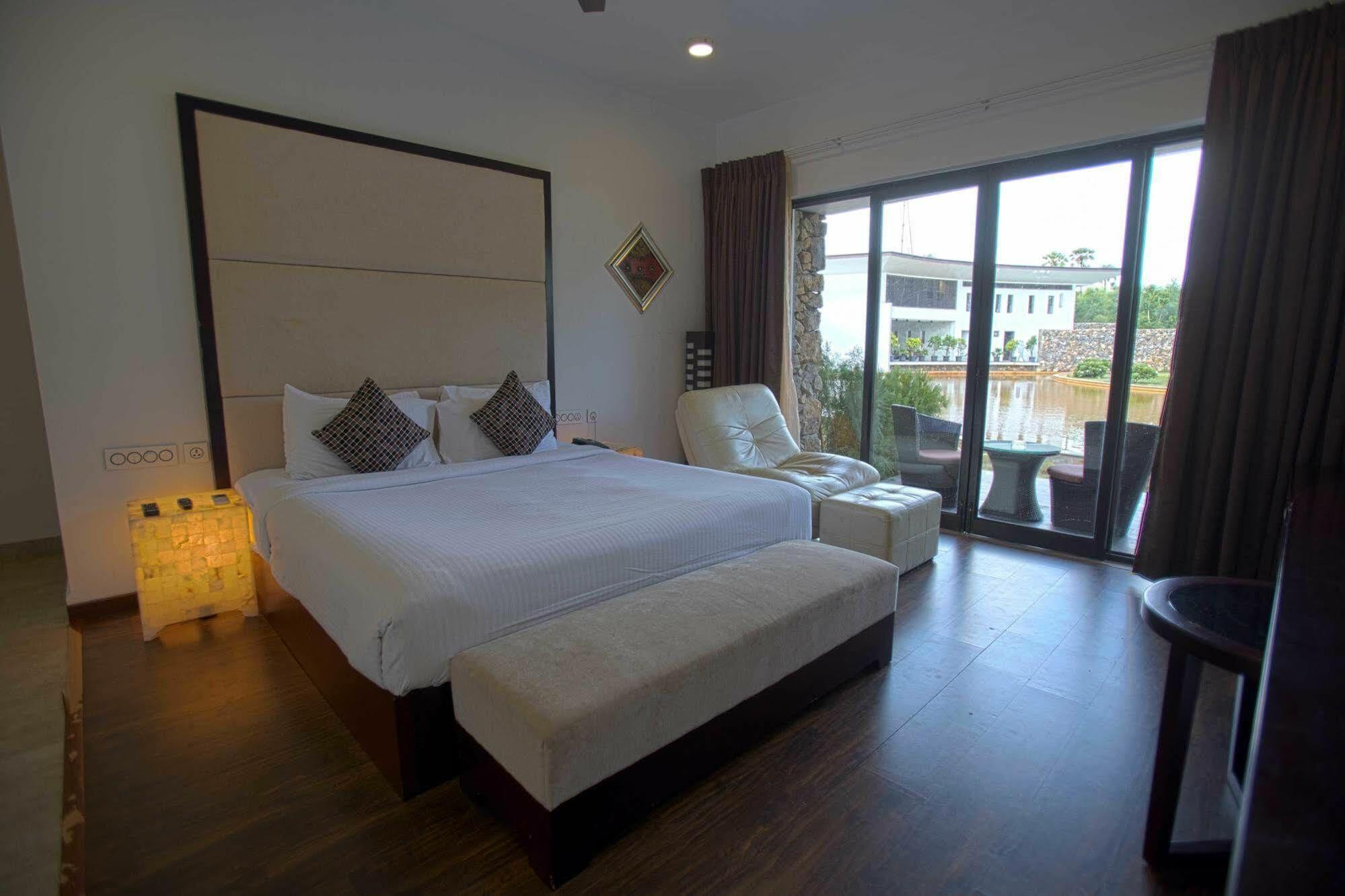 Anora Beach Resort Mahabalipuram Kūvattūr Exterior foto